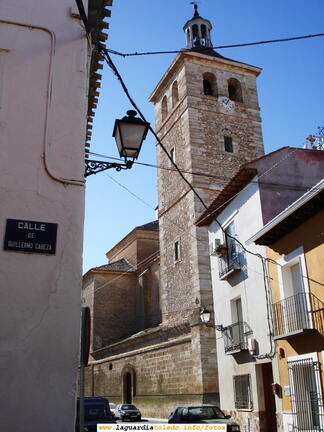 Vista panorámica de la Iglesia desde la calle de Guillermo Cabeza