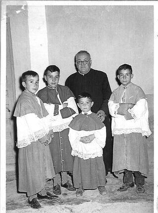 D. Francisco y sus monaguillos