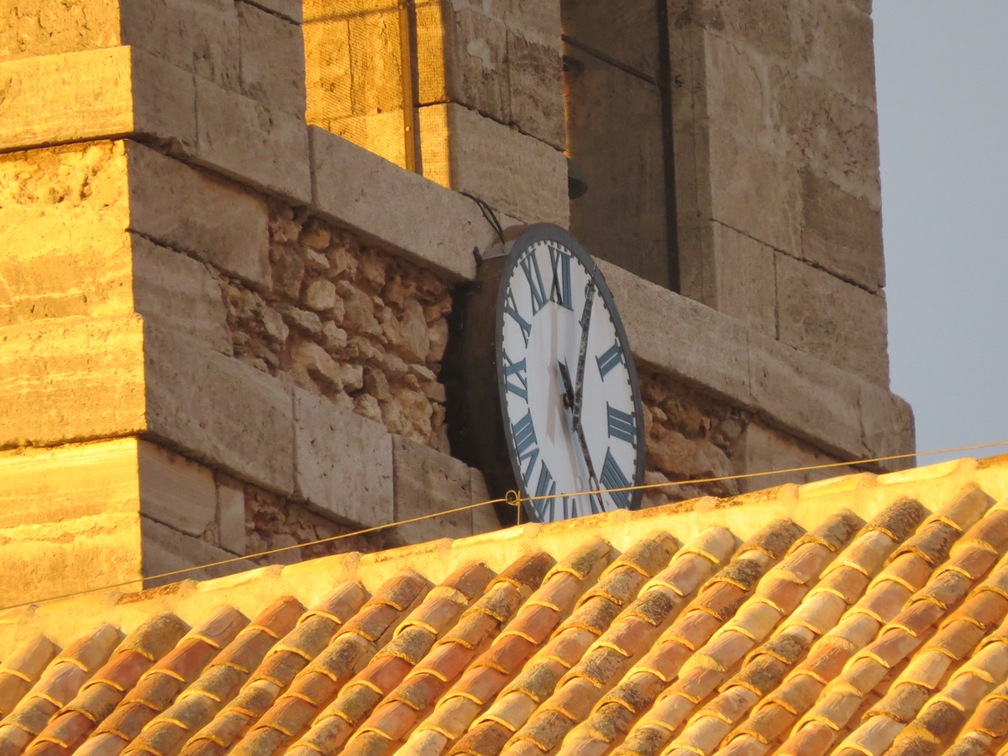 El reloj posterior