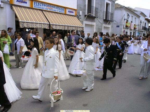 Corpus Christi 2006. Procesión con los niños que han hecho la comunión este año