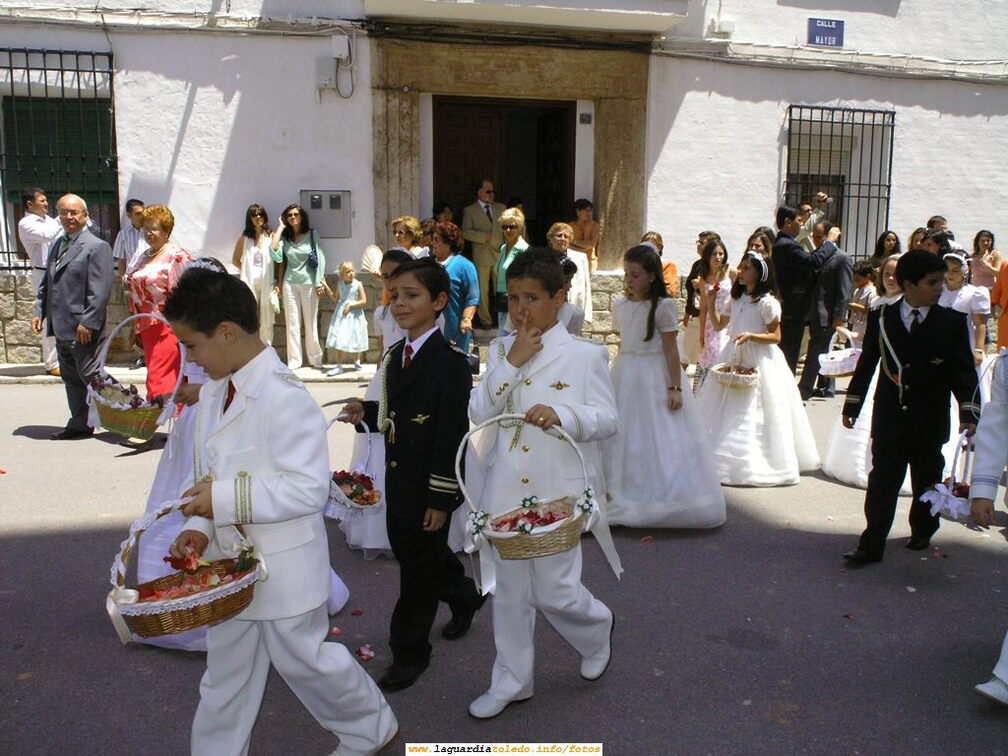Corpus Christi 2006. Procesión con los niños que han hecho la comunión este año