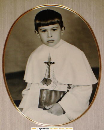 Foto de estudio de Comunión de Juan Luis Redajo ("grimores" en la web). Entorno al año 1975