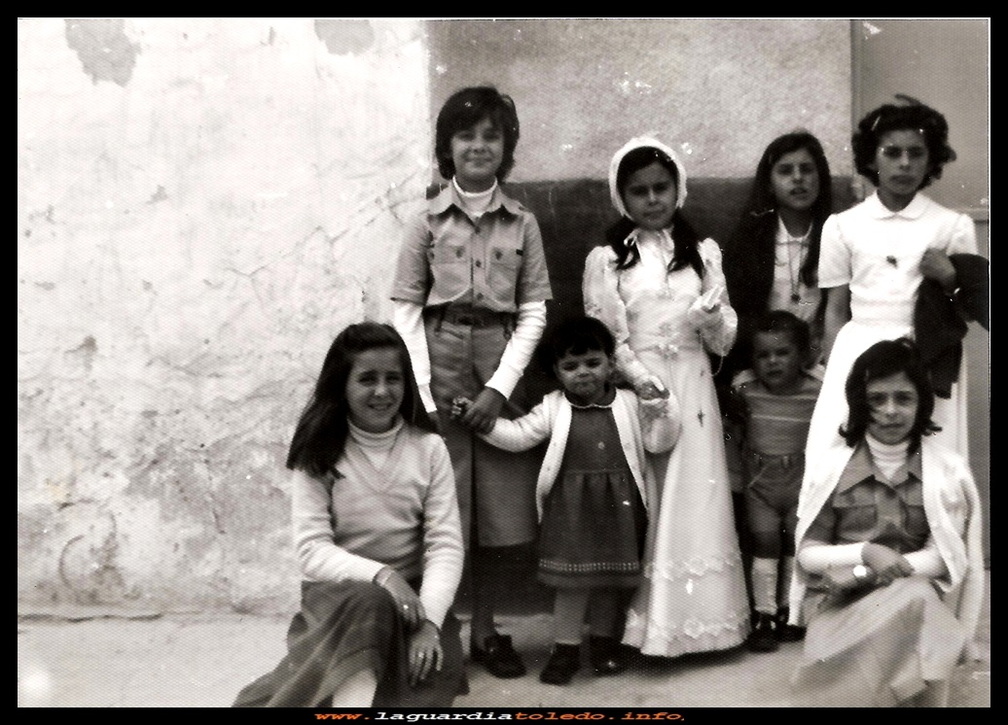 COMUNIÓN, DE MARÍA DEL CARMEN