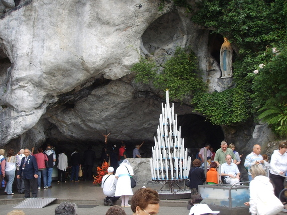 VIARE A LOURDES