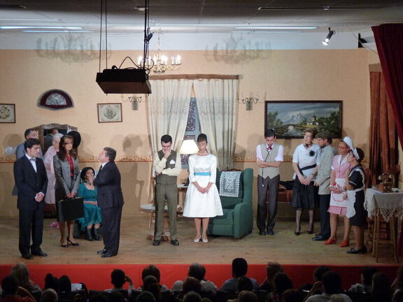 Obra de teatro "El cadáver del Sr. García" de Enrique Jardiel Poncela, representada por el grupo de teatro de la Asociación de Mujeres La Rosaleda
