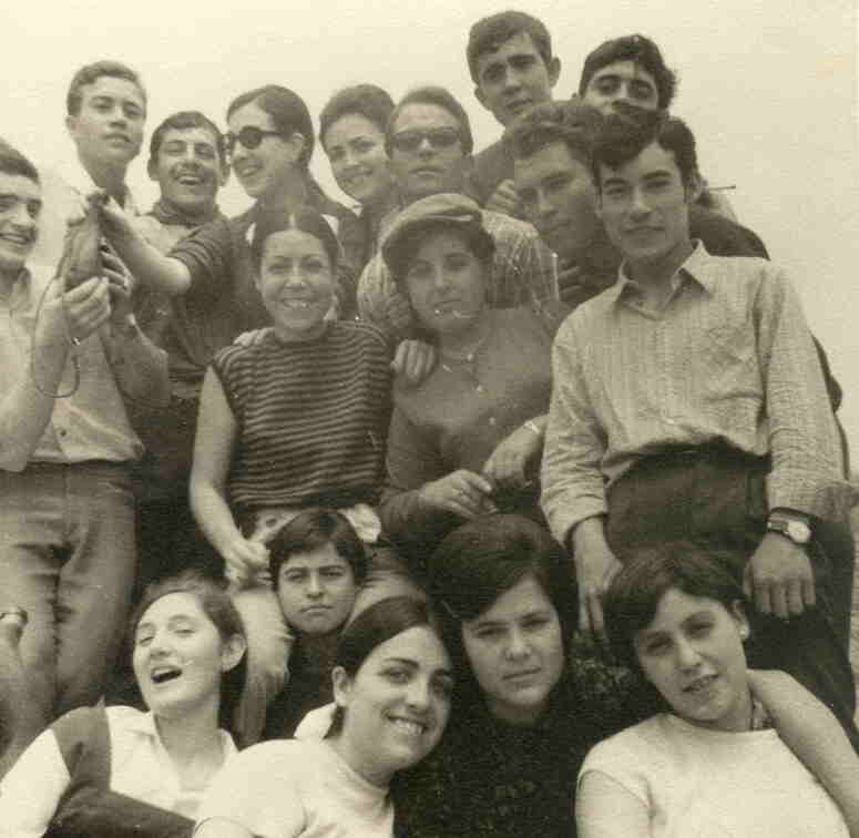 Pandilla de amigos y amigas