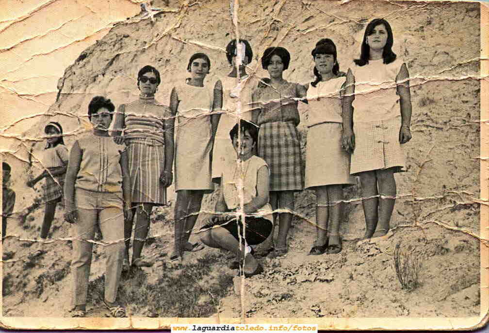 Cuadrillas de muchachas en el Santo Niño