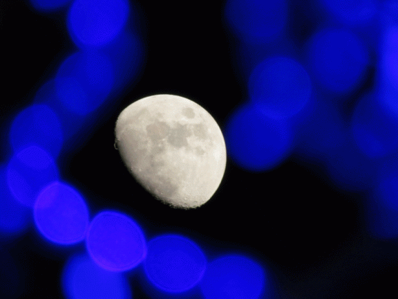 Proyecto Tupi os desea FELIZ 2015 Con este gif animado de la última luna de 2014 con la iluminación navideña de nuestro pueblo