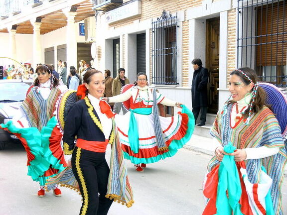2006_carnaval_1_mariachis.JPG