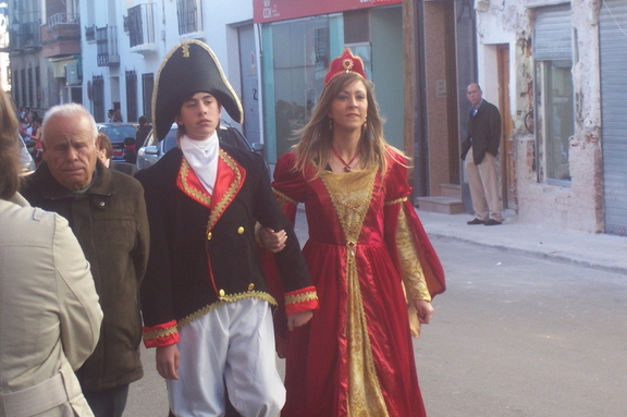 10 de Febrero de 2007. Desfile de Carnaval. Participantes locales emulando a ¿Napoleón y Josefina...?