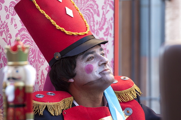 JUEGA CONMIGO III ( El conductor de la carroza.)