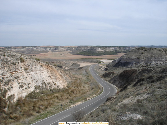 6 de Abril de 2008. Foto de la Cuesta de Barrancondo desde arriba