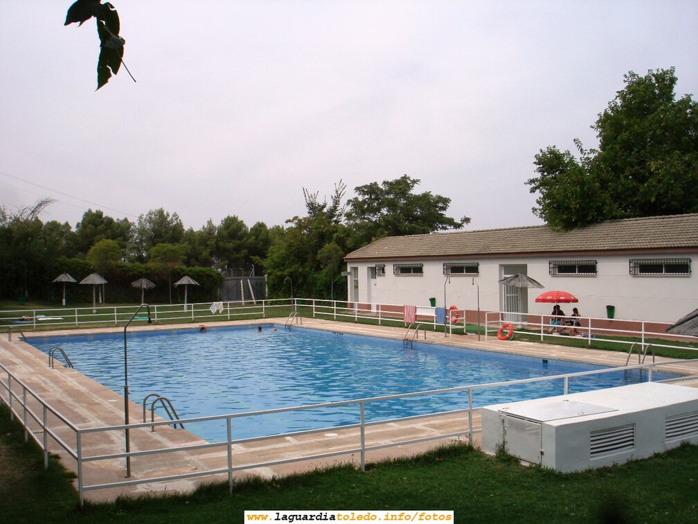 9 de Septiembre de 2007. Fin de la temporada de piscina. Foto panorámica de la piscina municipal
