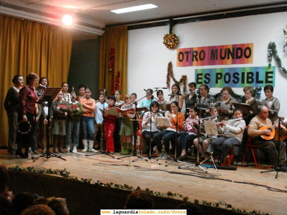 30 de Diciembre de 2006. Festival de Manos Unidas. Actuación del Coro Parroquial dirigido por Pilar Martínez