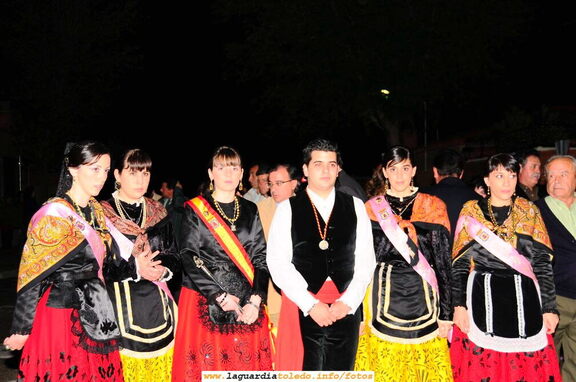 30 de Mayo de 2008. Reina, Damas y Mantenedor 2008 después de la pólvora que con la que daban comienzo las Fiestas de Castilla la Mancha 2008