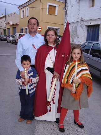 Preparados para ir a la procesión del Viernes Santo.