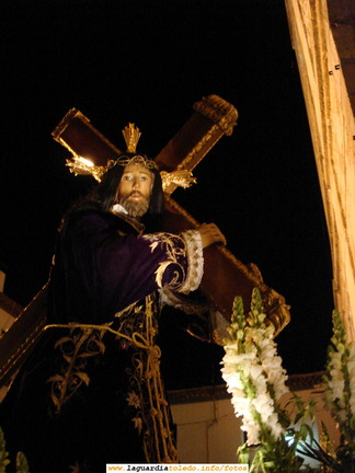 20 de Marzo de 2008. Jueves Santo. Nuestro Padre Jesús a la entrada de la Iglesia Parroquial después de la procesión