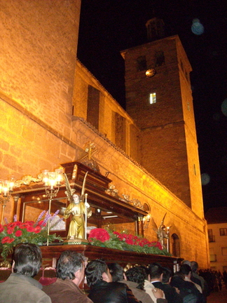 Cristo Yacente , pasando al lado de la Iglesia. 21 de marzo 2008 , Viernes Santo