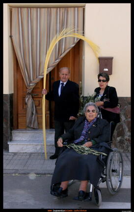 5 de abril de 2009, domingo de ramos después de misa, con la palma y el ramo como Dios manda.