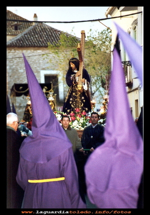 2001_ Arrodilla