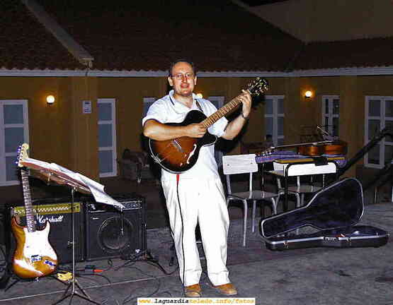 Ensayo festival benéfico guitarra