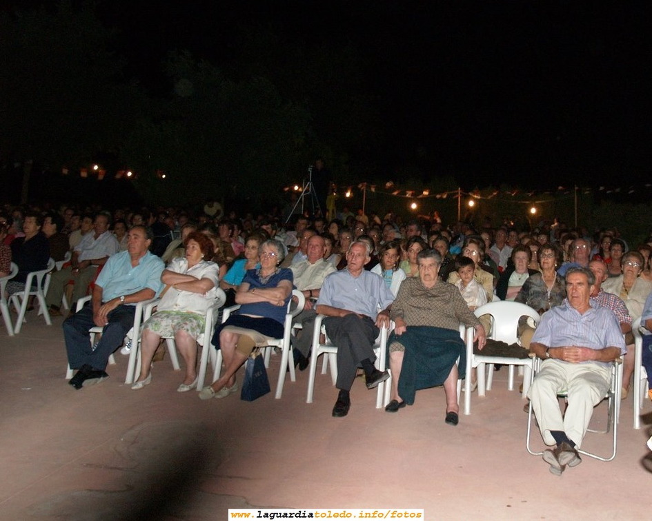 Afluencia masiva de público en el Festival Benéfico para recaudar fondos para la Plataforma de la Ermita del Santo Niño