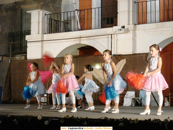 17 de Septiembre de 2006. Actuación de la Escuela de Baile del AMPA dirigida por Mª Julia Rodríguez García