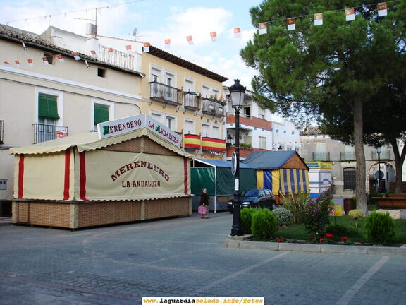 23 de Septiembre de 2006. Primera hora de la mañana. Los puestos de pinchos esperando al personal