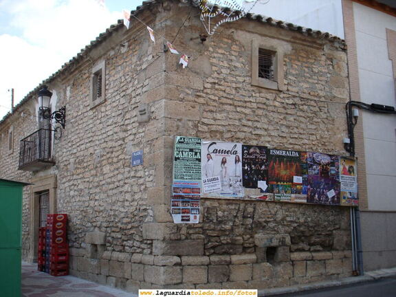 23 de Septiembre de 2006. Primera hora de la mañana. Los carteles de las actuaciones de fiestas puestos en el Pósito