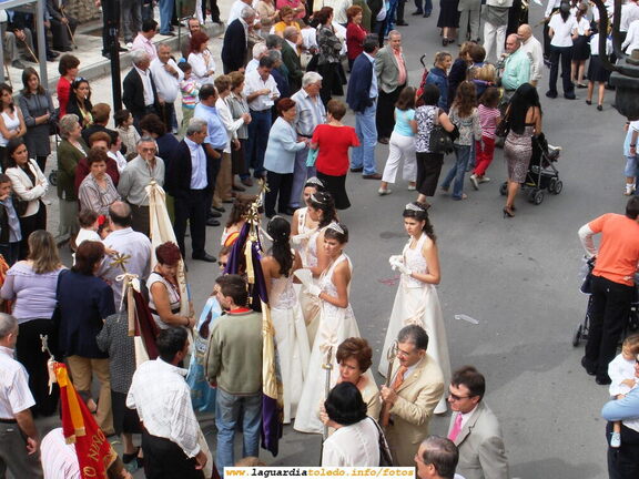 24 de Septiembre de 2006. Damas y Reina de 2005 esperando el desfile