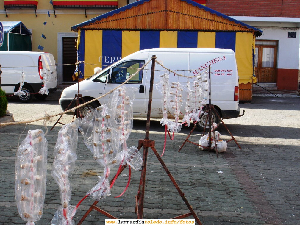 24 de Septiembre de 2006. La furgoneta de Pirotécnica Manchega en los preparativos de la Gran Traca del 24 en la Plaza