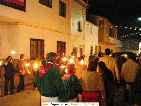 24 de Septiembre de 2006. Yendo a la pólvora con las típicas antorchas (o "hachones" como decimos aquí)