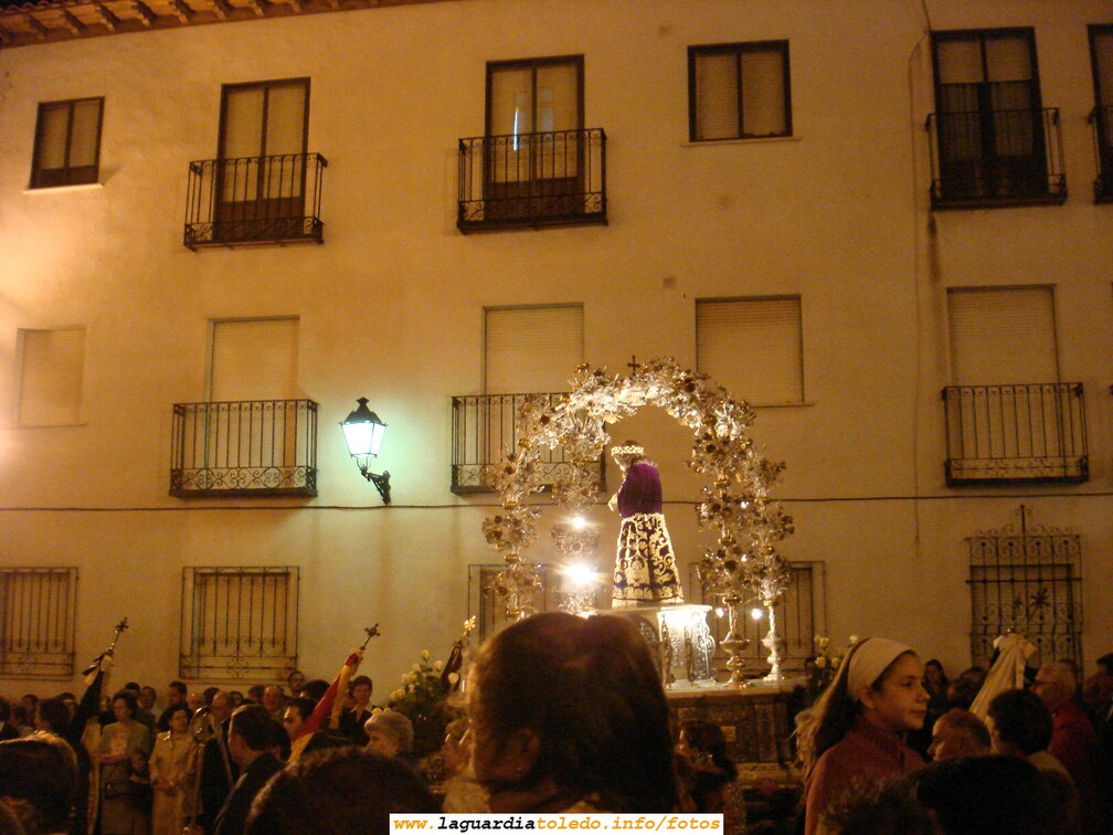 25 de Septiembre de 2006. Procesión nocturna. El Santo Niño durante la entrada al Pretil de la Iglesia