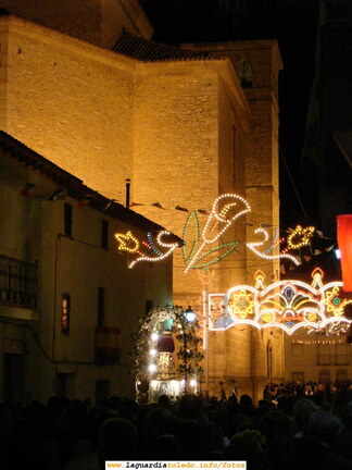 25 de Septiembre de 2006. Procesión nocturna. El Santo Niño por la Calle Mayor