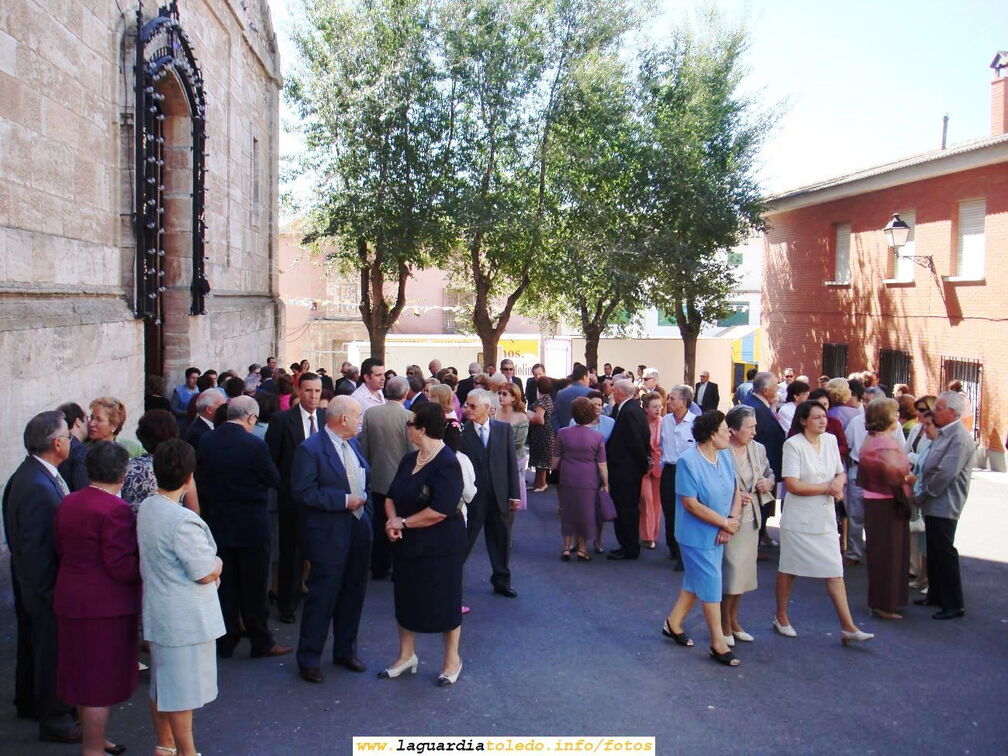26 de Septiembre de 2006 a la salida de la Iglesia. La gente en el Pretil