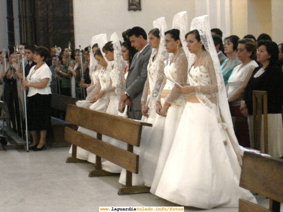 26 de Septiembre de 2006. Damas, Reina y Mantenedor en la misa del Santo Niño