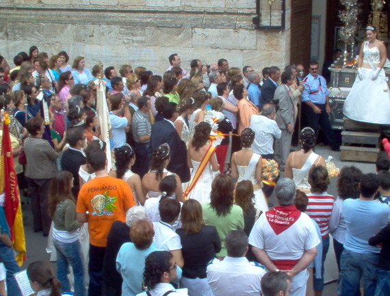 Dama en la ofrenda el dia 24