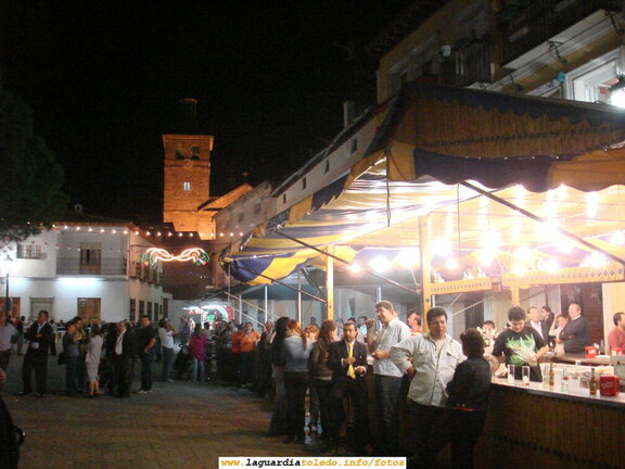 28 de Septiembre de 2006. Tomando la gente por la noche pinchos en la Plaza