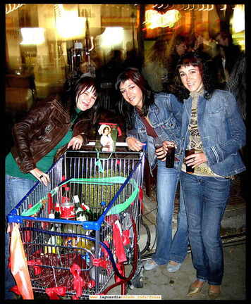 25 de Septiembre 2006, gran verbena popular, pandilla de amigas presumiendo de su TroleyTuning.
