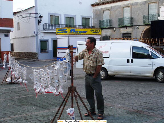 24 de Septiembre de 2006 a primera hora de la mañana. Preparación de la mascletá de la plaza