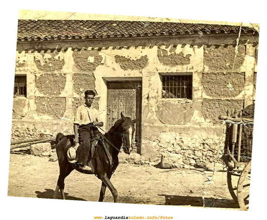 Angelín "Casta" montando en caballo