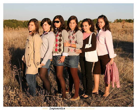 1 de noviemebre de 2007. De paseo por el cementerio. Las hijas de mis amigos.