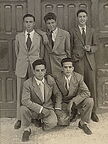 Octubre de 1957, una vez terminadas las fiestas cada uno de nuevo a su tarea, los que etudiaban a estudiar, los que tenían oficio a trabajar.