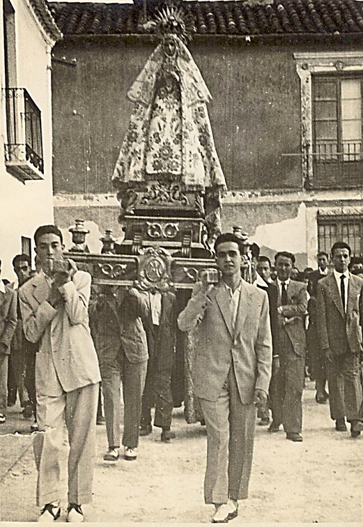 Procesión años 60 pasanado por La Glorieta (justo donde hoy esta el Bar Casa Pepe).
