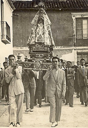 Procesión años 60 pasanado por La Glorieta (justo donde hoy esta el Bar Casa Pepe).