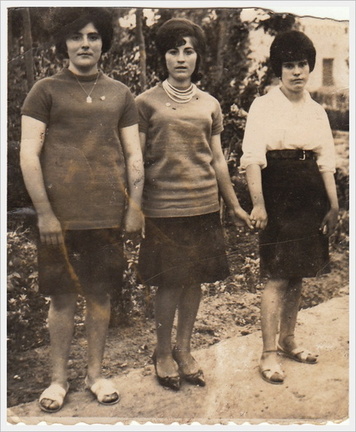 Grupo de amigas en el paseo norte