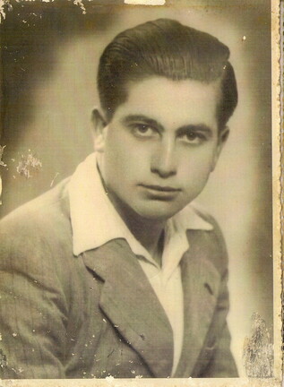 Juan Cabiedas Hernandez. Para mi mi abuelo Juanito y yo para él su princesita. -Padre de Jose el Carnicero-