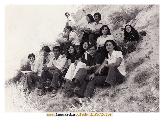 Cuadrilla de Amig@s en la ermita del Santo Niño 27-9-77