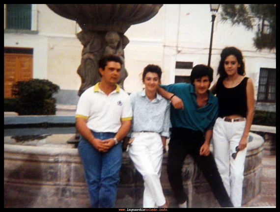 Amigos en la plaza