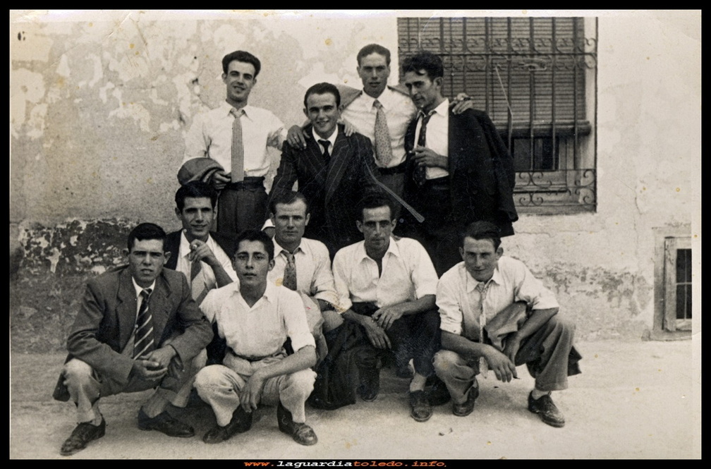 LOS MOZOS